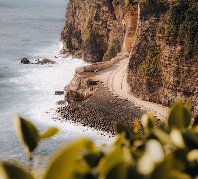Single Fin overlooking the Uluwatu cliffs